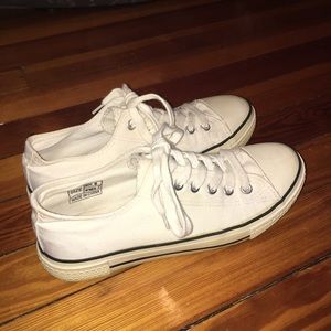 Lightly Worn White Canvas Retrofire Sneakers Size7